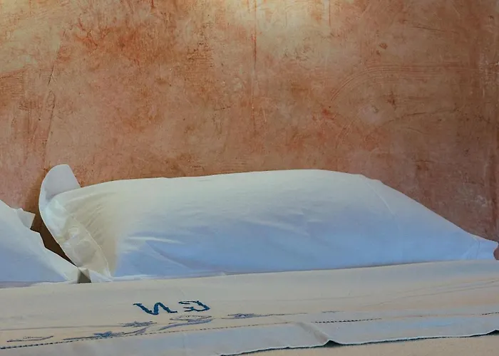 Casaluna, Chambre Dans Maison De Village