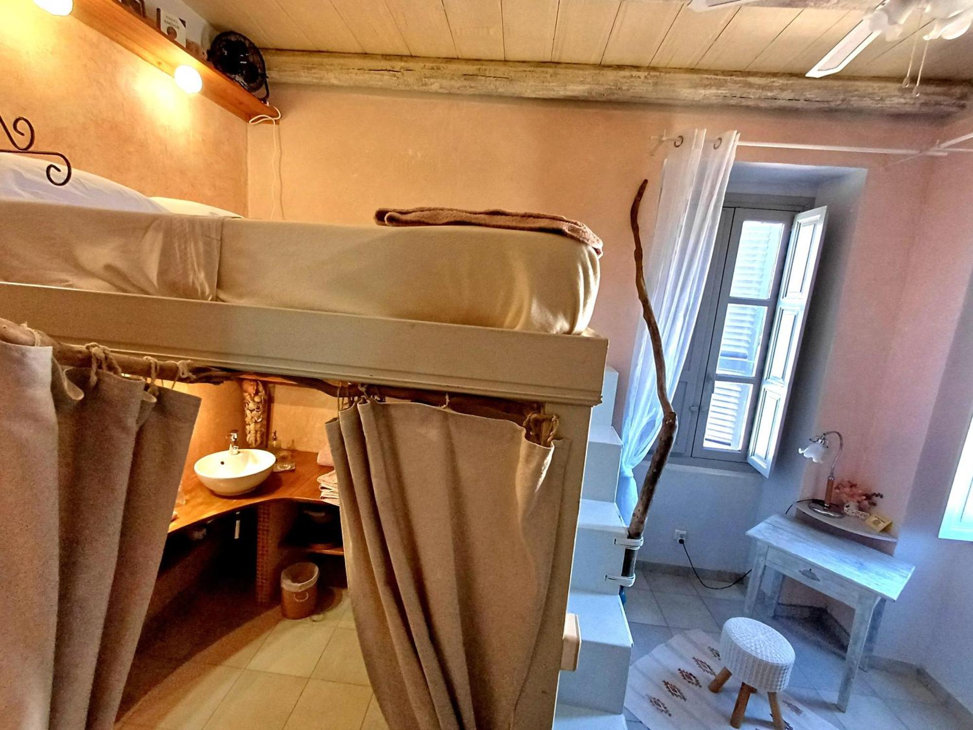 Privatunterkunft Casaluna, Dans Maison De Village