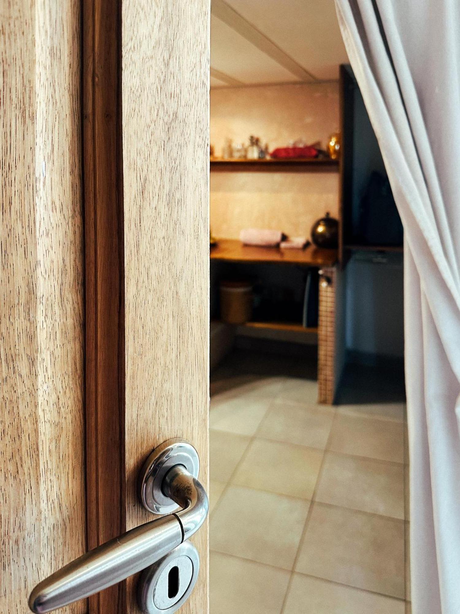 Casaluna, Dans Maison De Village Homestay