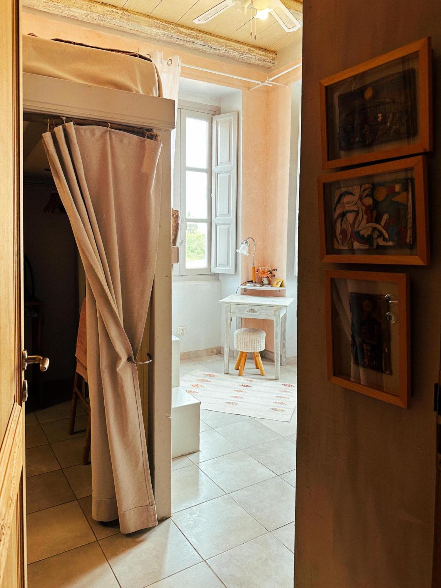 Casaluna, Dans Maison De Village Homestay *